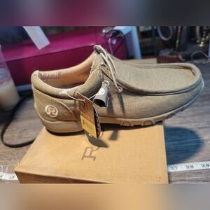 Ropers NIB Chillin Tan Slip On Shoe Size 5 Womans